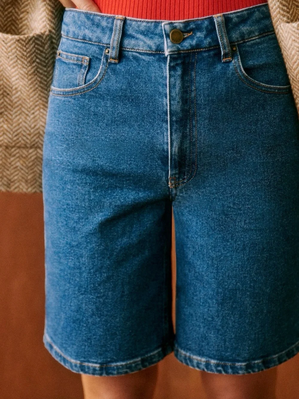 NWT Blue Denim Sezane Belton Shorts, Size 40 (US 8) - Picture 2 of 9